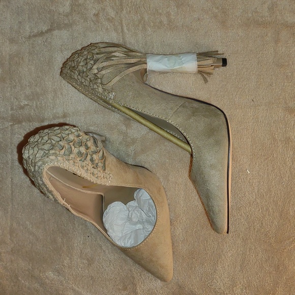 ๐ฃPRIVILEGED ๐ฝTipsy Heels in Taupe footwear - Picture 10 of 13